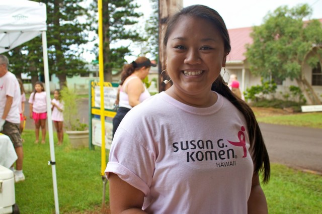 lchc2bteam2bmember2bchelsea2btadena2bproudly2bwearing2bher2bsusan2bg-2bkomen2bt-shirt